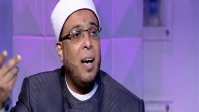 "جوزي بيشك فيا دايماً وعاوز يطلقني.. أعمل إيه؟".. وداعية يرد وينصح (فيديو)