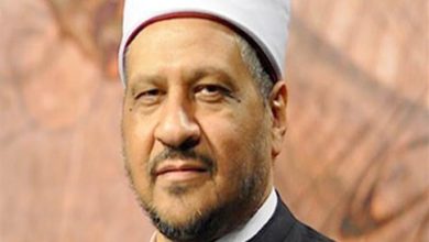 أغار على خطيبتي وأفتش دائماً في تليفونها.. فما رأي الشرع؟.. تعرف على رد مجدي عاشور