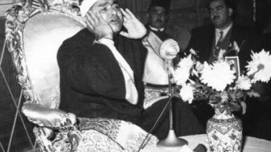 في ذكرى وفاة الشيخ مصطفى اسماعيل ورحلته من "التزويغ من الكُتاب" ليصبح "مغرد السماء"