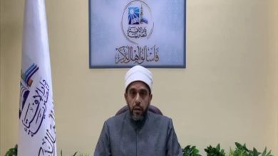 صلى إماماً وتذكر أنه على جنابة.. فهل صلاته والمأمومين صحيحة؟