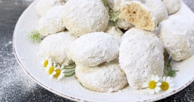 هنشترى بسكويت وكعك العيد بكام السنة دى؟