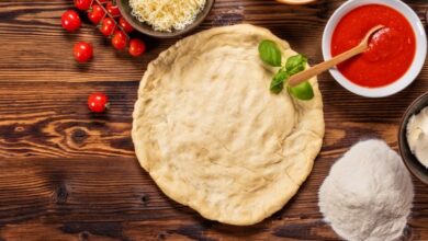 عجينة بيتزا بالأعشاب