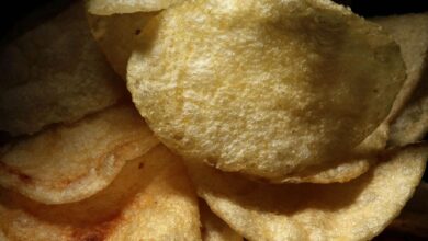 دراسة تحذر من أطعمة تسبب الإدمان