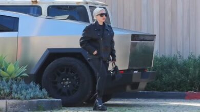 ليدى جاجا وجاستين بيبر وكيم كاردشيان.. كيف أصبحت Cybertruck سيارة المشاهير