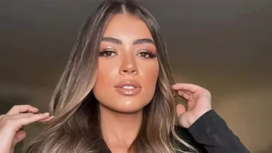 سحر اللون الأصفر.. ليلى أحمد زاهر بجامبسوت جذاب