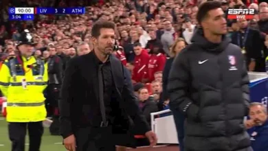 5 صور لمشادة سيميوني ومشجع ليفربول بعد نهاية المباراة