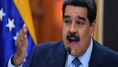 الرئيس الفنزويلي يدعو لتفادي مواجهة عسكرية مع واشنطن