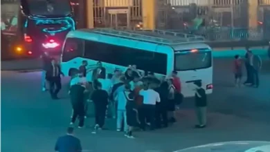 جماهير الأهلي تلاحق اللاعبين بعد الفوز على الزمالك (فيديو)