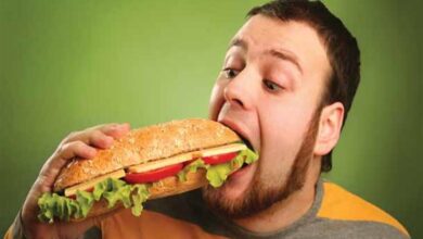 كيف تؤثر الوجبة الدسمة على الدماغ؟