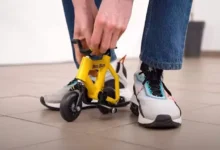 رجل يدخل موسوعة "جينيس" بأصغر دراجة في العالم (فيديو)