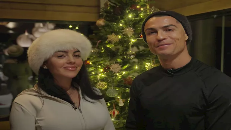 25 ترصد كيف يحتفل رونالدو وجورجينا في أعياد الكريسماس