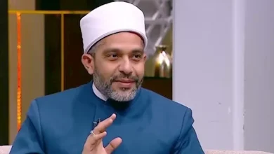 "قد تصادف ساعة إجابة".. أمين الفتوى يُحذر من دعاء الأم على أولادها (في