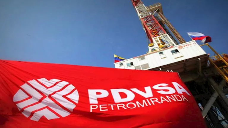 السفن لم تتلق أي طلب للإبحار.. توقف صادرات النفط الفنزويلية بسبب الاضط