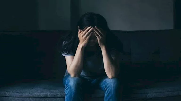 دراسة: اكتئاب الأم قد يزيد خطر التوحد لدى الأطفال